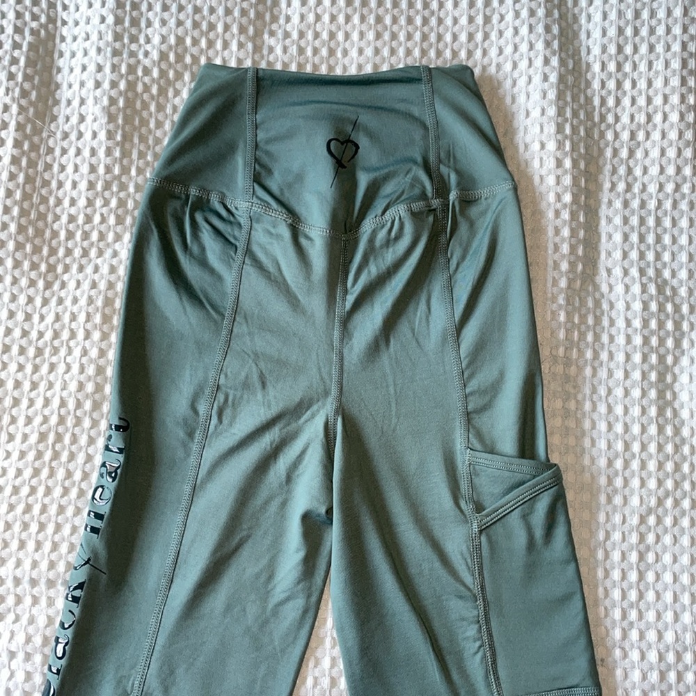 Black Heart Equestrian Leggings - Picture 3 of 11